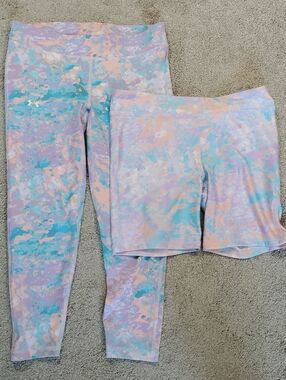 NWT Girls Under Amour Set, Multi Watercolored Leggings & Bike Shorts. Youth Lg